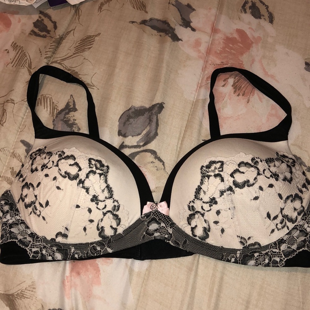 VS Bra